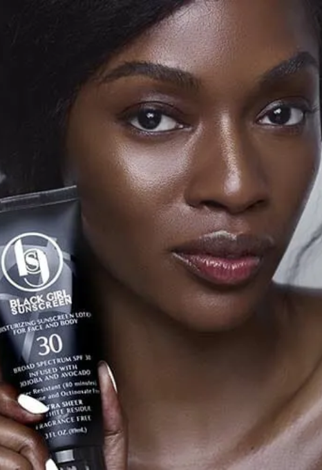 Comment choisir une crème solaire sans traces blanches sur peau noire?